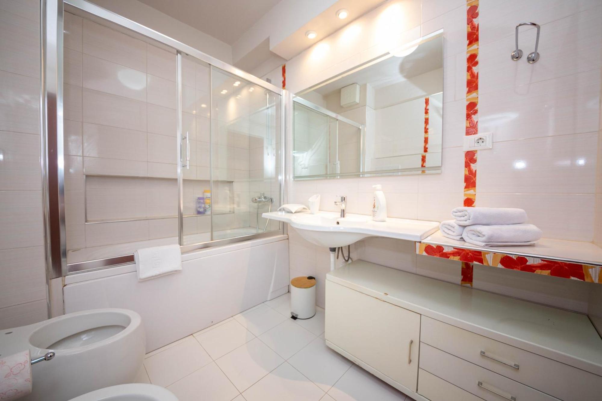Blloku Unique Apartments 3 티라나 외부 사진